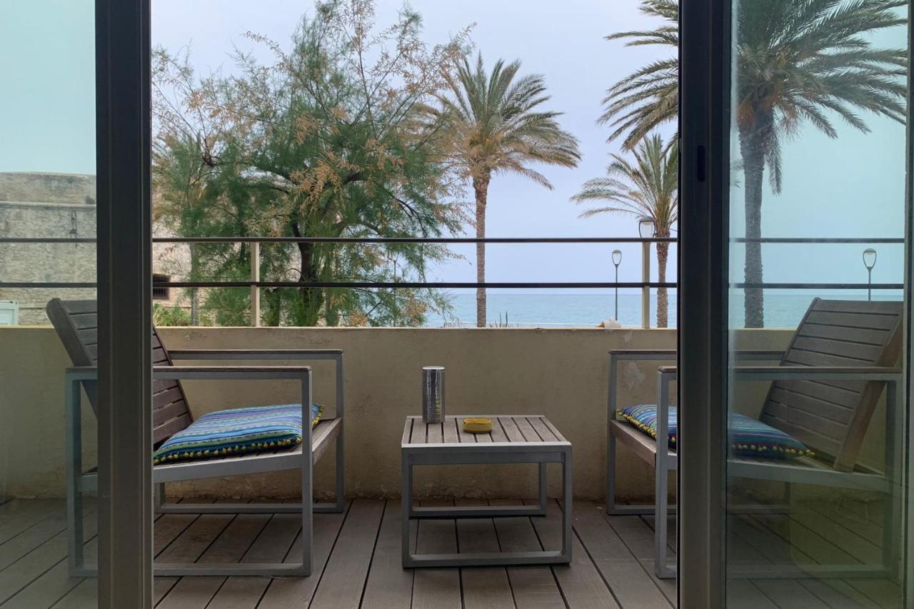 Fully Equipped Beachfront Studio In The Heart Of The City Center Bd Leclerc Антиб Экстерьер фото